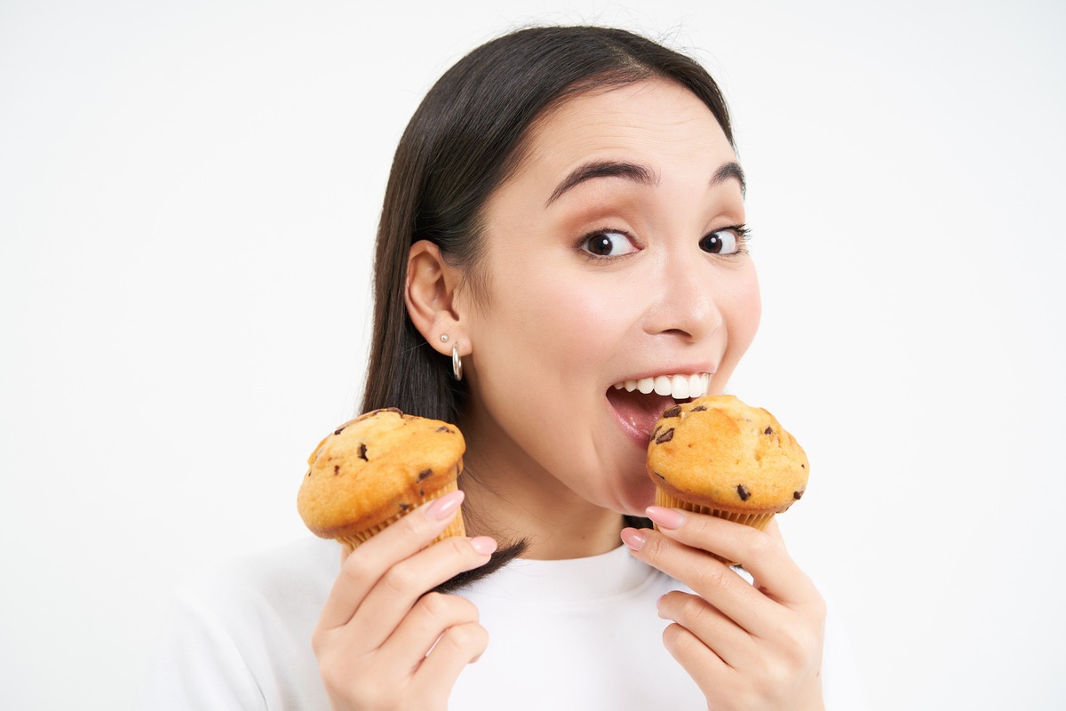 eating cupcakes